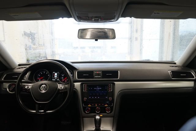 Used 2019 Volkswagen Passat 2.0T Wolfsburg image 28