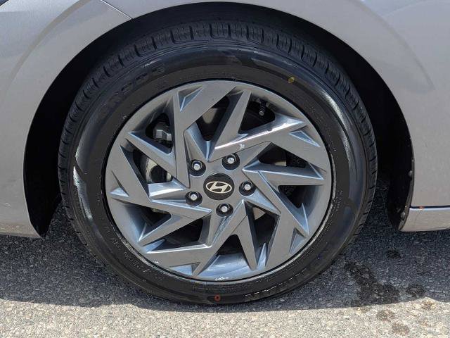 Used 2024 Hyundai Elantra SEL FWD image 11