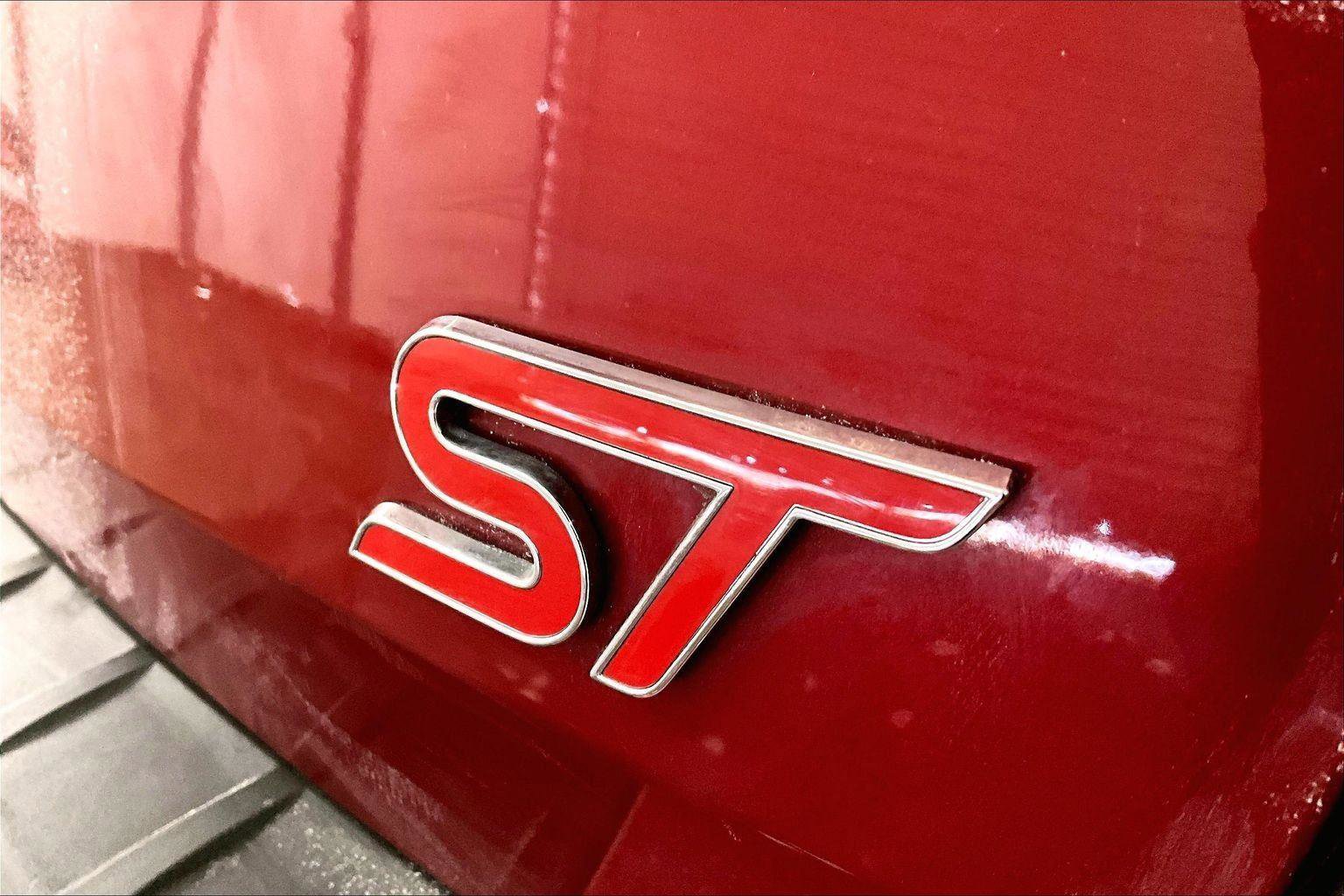 Certified 2023 Ford Explorer ST w/ Equipment Group 401A image 13