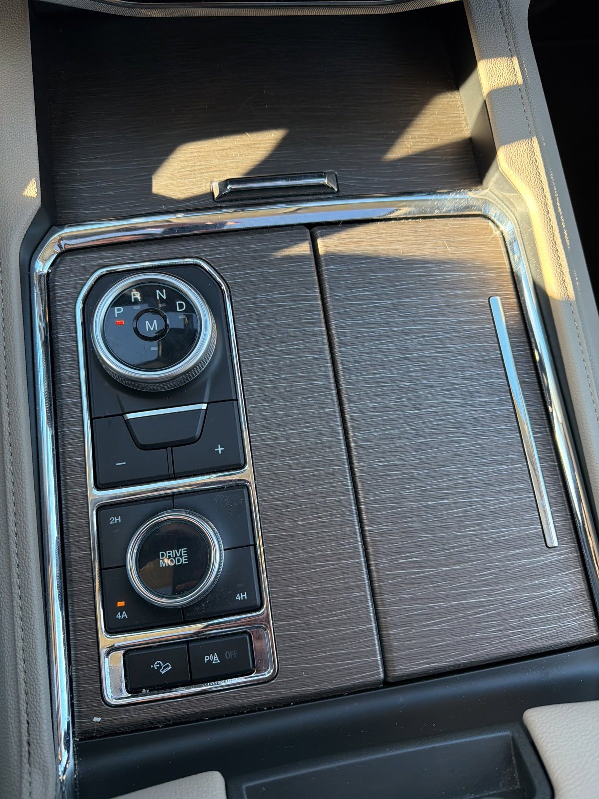 Certified 2024 Ford Expedition Limited image 27