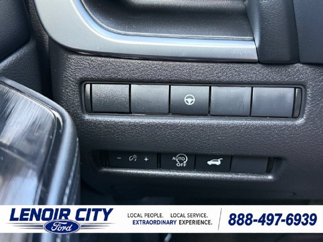 Used 2024 Nissan Rogue SV AWD/4WD image 32