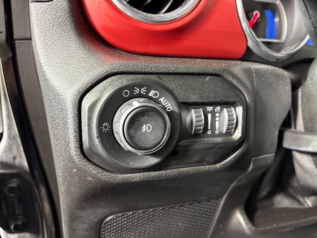 Used 2021 Jeep Wrangler Unlimited Rubicon AWD/4WD image 12