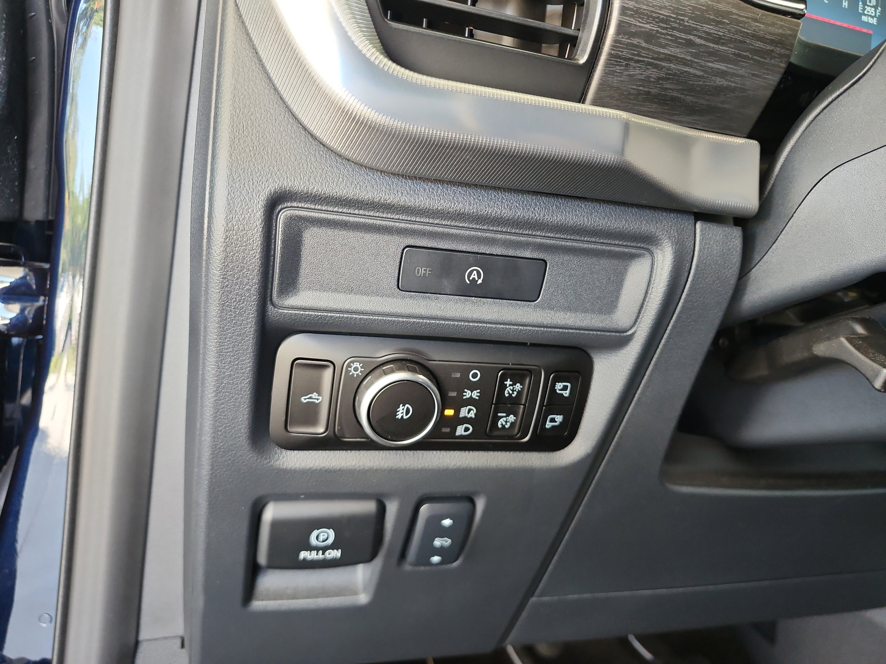 Certified 2025 Ford F150 Lariat w/ Equipment Group 501A Mid AWD/4WD image 12