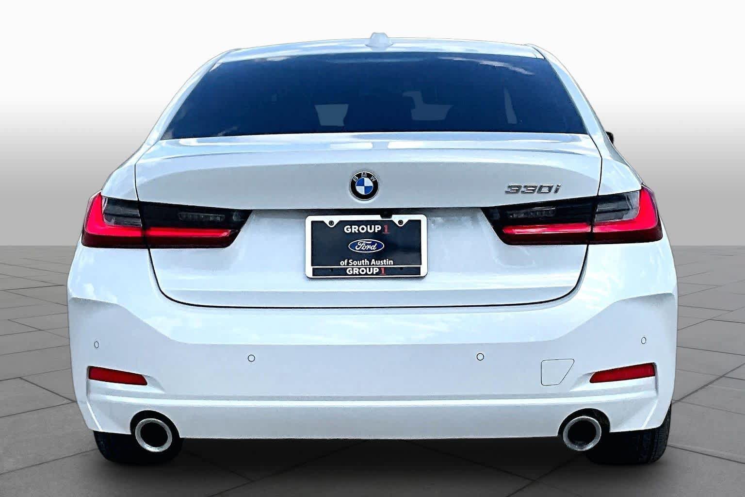 Used 2024 BMW 330i Sedan w/ Convenience Package RWD image 5