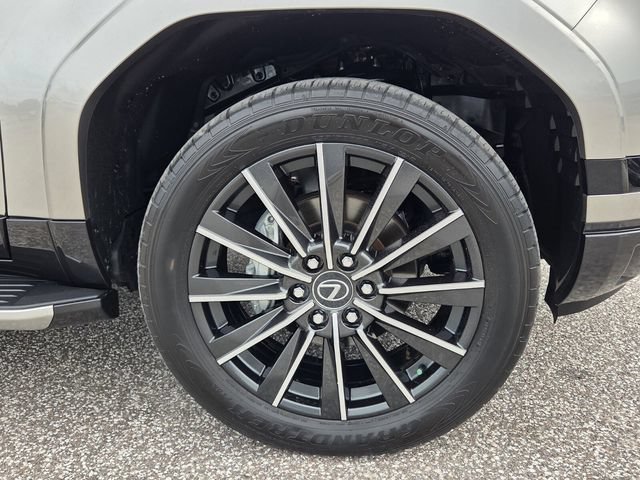 Used 2024 Lexus GX 550 w/ Accessory Package (2T) AWD/4WD image 11