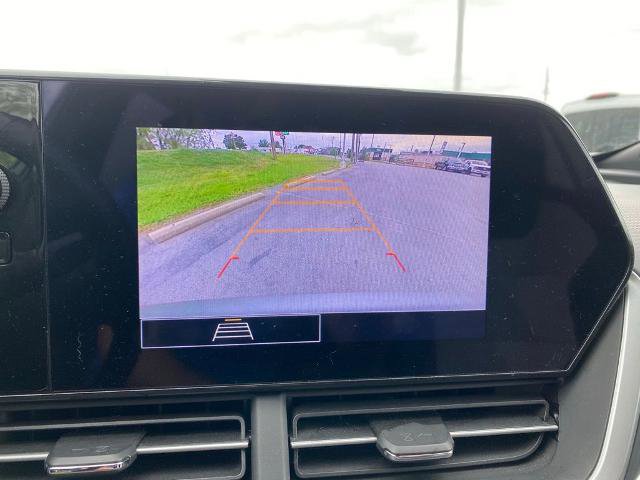 Used 2024 Chevrolet Trax RS w/ Sunroof Package FWD image 22