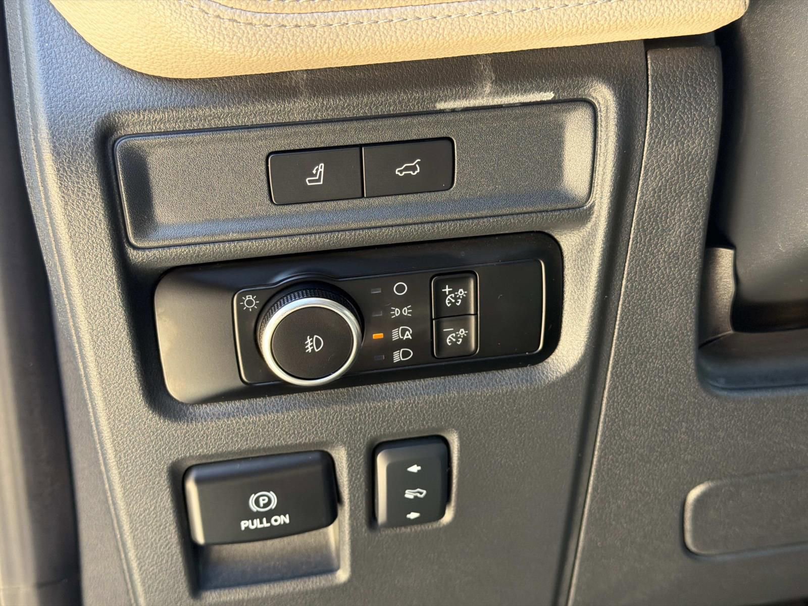 Certified 2024 Ford Expedition Limited RWD image 28