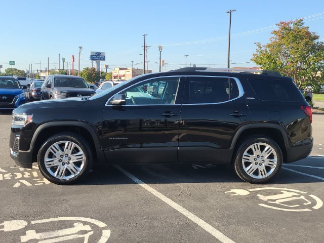 Used 2023 GMC Acadia SLE w/ Driver Convenience Package FWD image 8