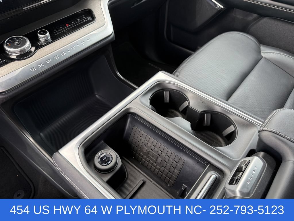 Certified 2025 Ford Expedition Platinum AWD/4WD image 17