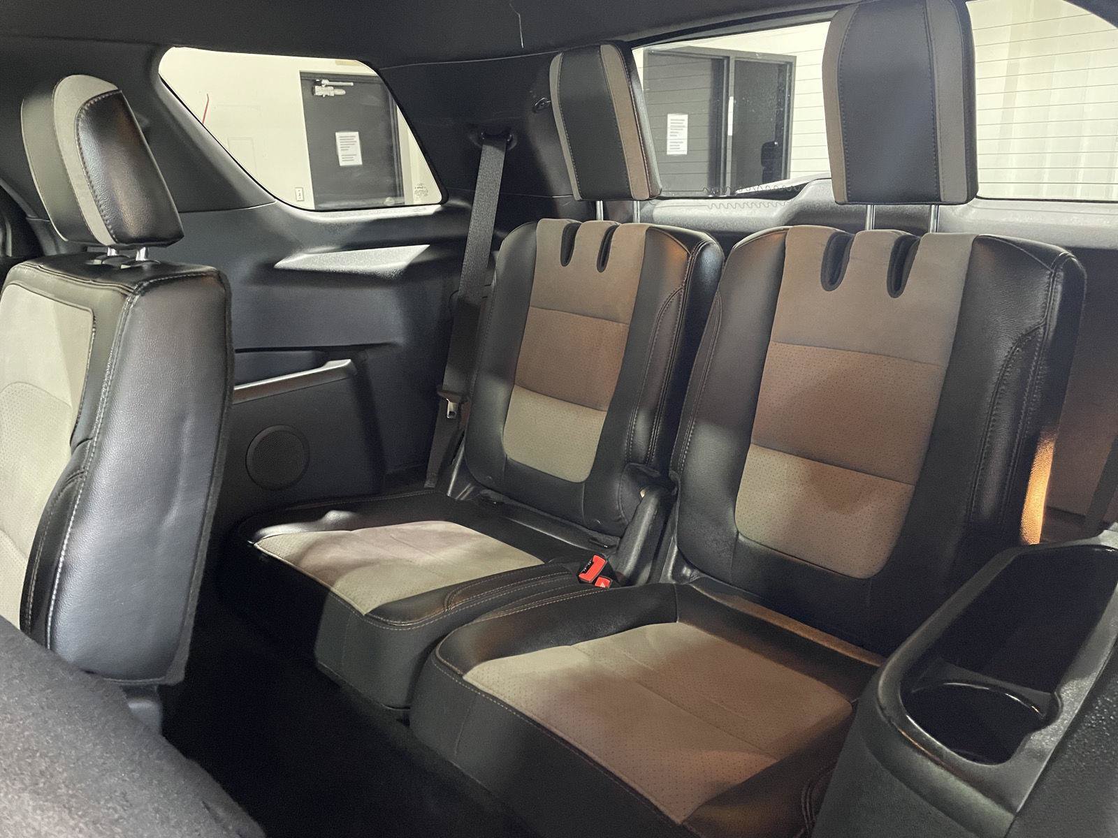 Certified 2017 Ford Explorer XLT w/ Equipment Group 202A AWD/4WD image 25