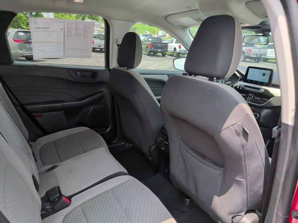 Certified 2022 Ford Escape SE w/ SE Sport Appearance Package AWD/4WD image 17