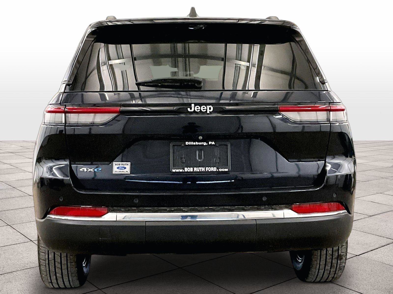 Used 2022 Jeep Grand Cherokee Limited 4xe w/ Luxury Tech Group II AWD/4WD image 4