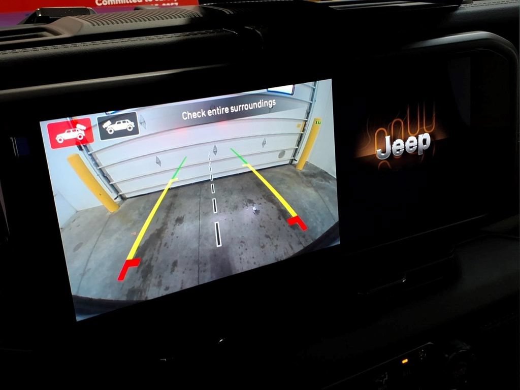 Used 2026 Jeep Wrangler Unlimited Sahara AWD/4WD image 8