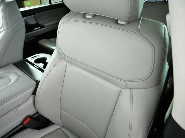 Certified 2025 Ford Expedition Active AWD/4WD image 18