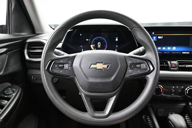 Used 2025 Chevrolet TrailBlazer LT AWD/4WD image 18