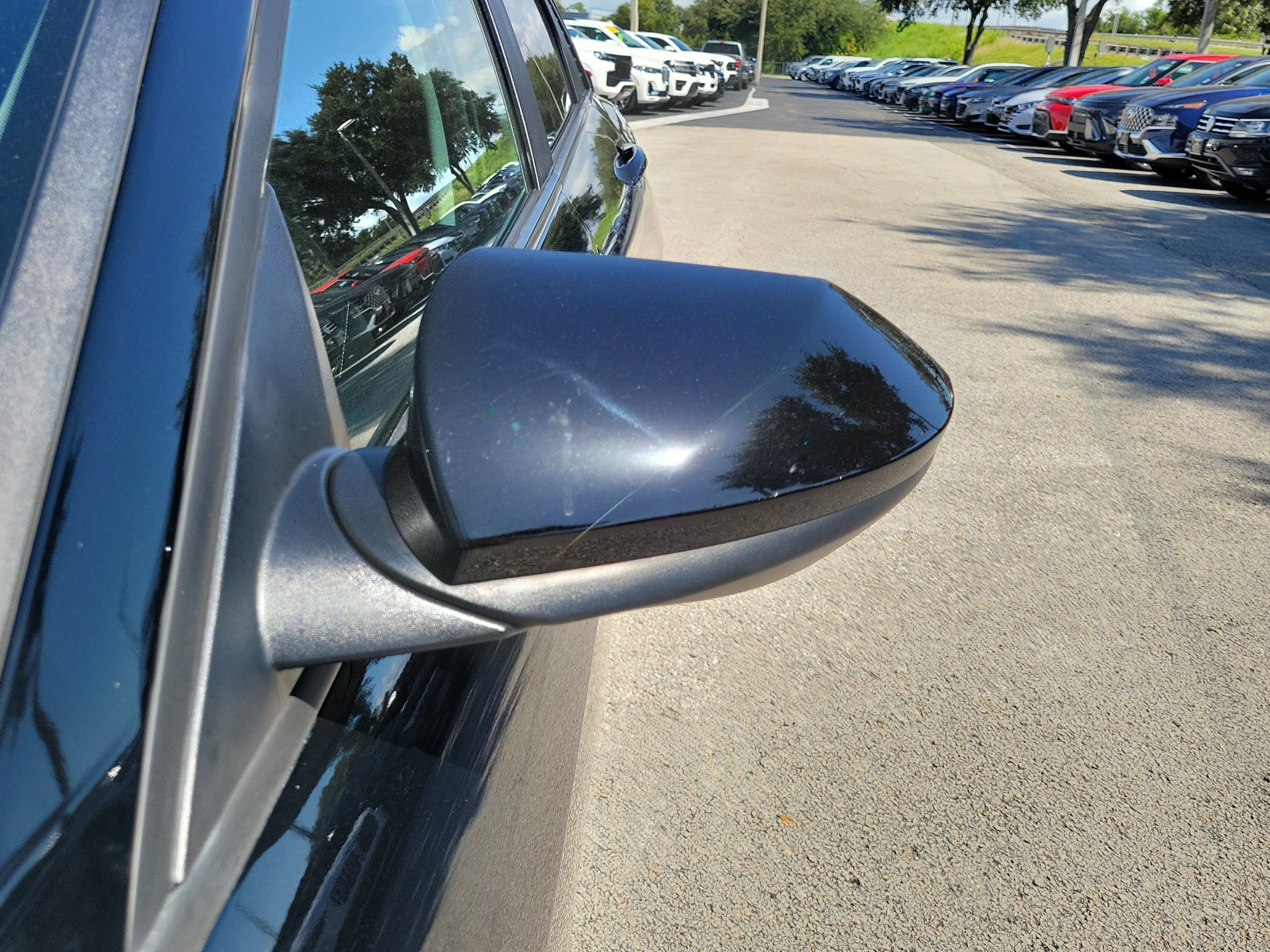 Used 2023 Hyundai Elantra SEL w/ Convenience Package FWD image 4