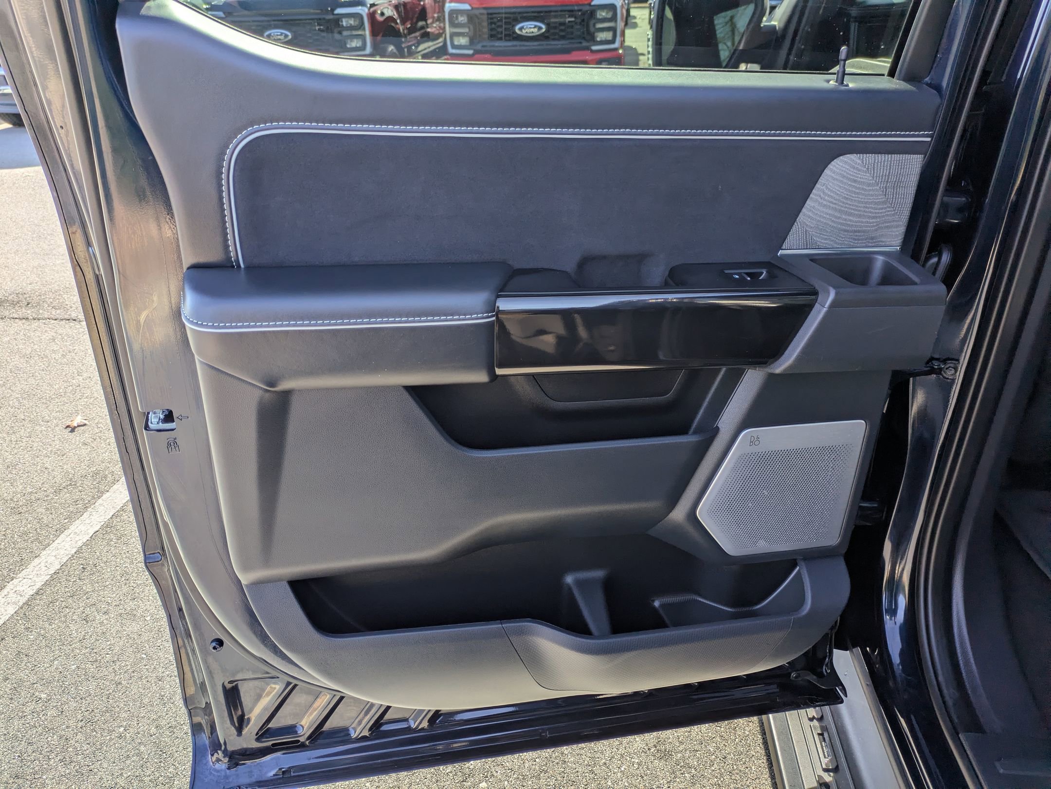 Certified 2024 Ford F150 Lightning Platinum image 34