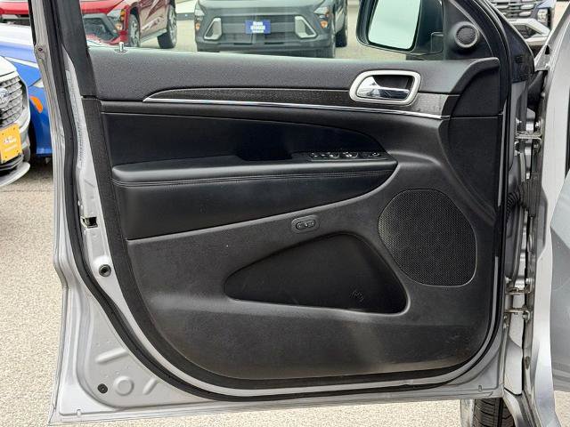 Used 2018 Jeep Grand Cherokee Limited AWD/4WD image 14
