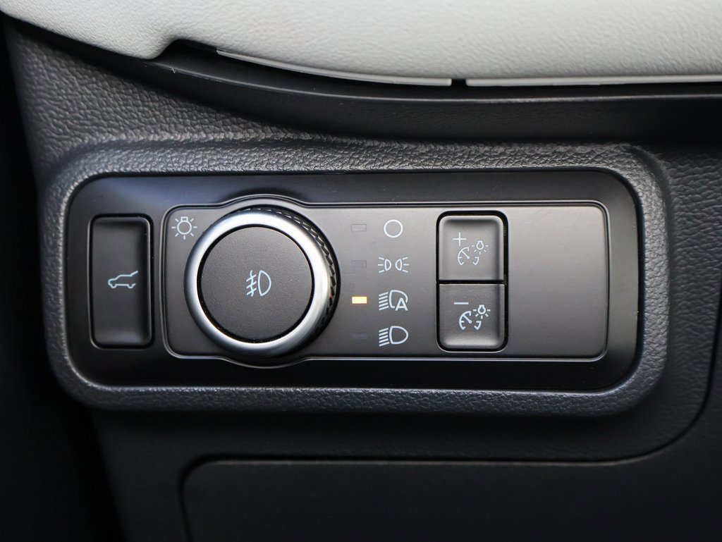 Certified 2025 Ford Explorer Platinum w/ LUX Leather Package image 33