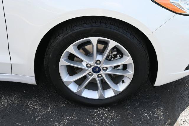 Certified 2020 Ford Fusion SE FWD image 16