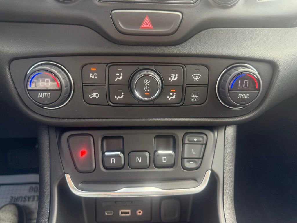 Used 2021 GMC Terrain SLE w/ Driver Convenience Package FWD image 24