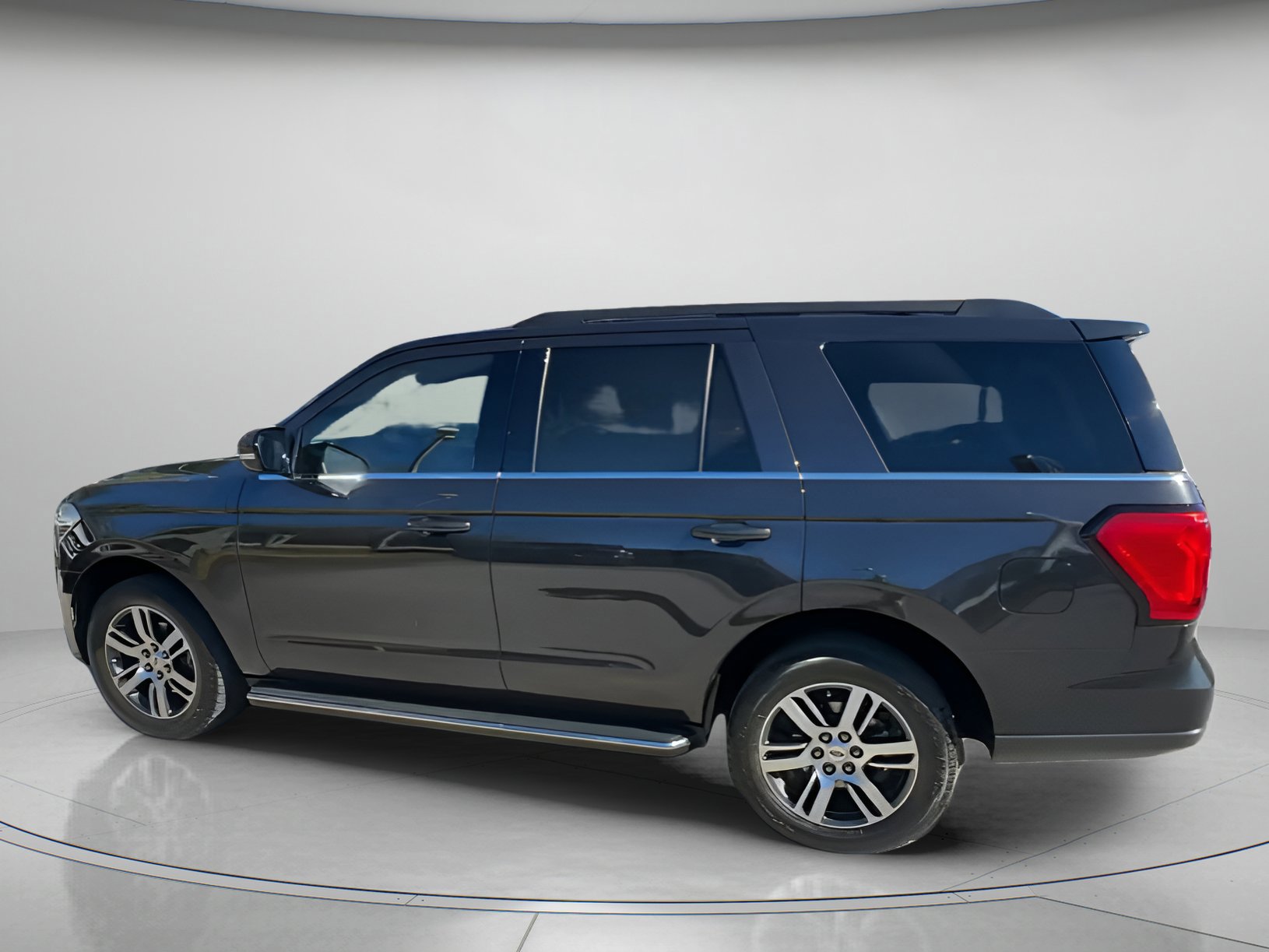 Certified 2023 Ford Expedition XLT image 12