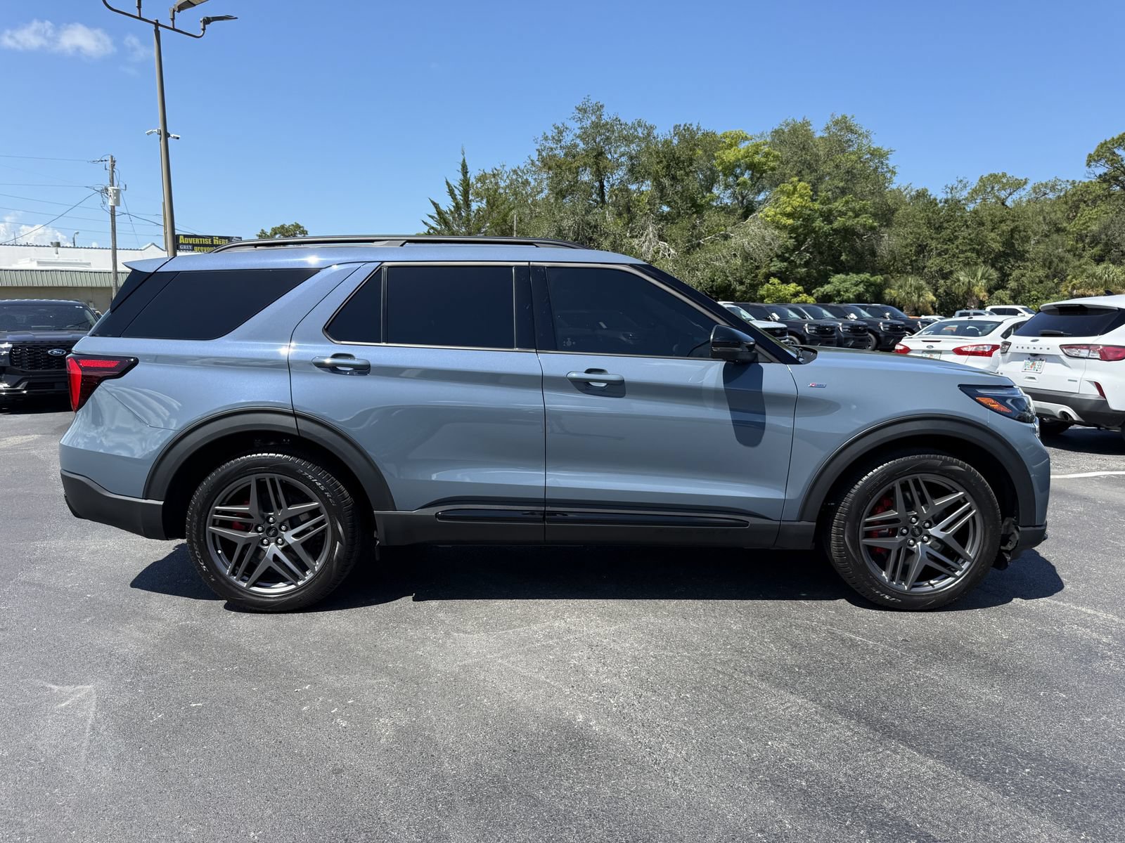 Certified 2026 Ford Explorer ST-Line w/ ST-Line Street Pack RWD image 3