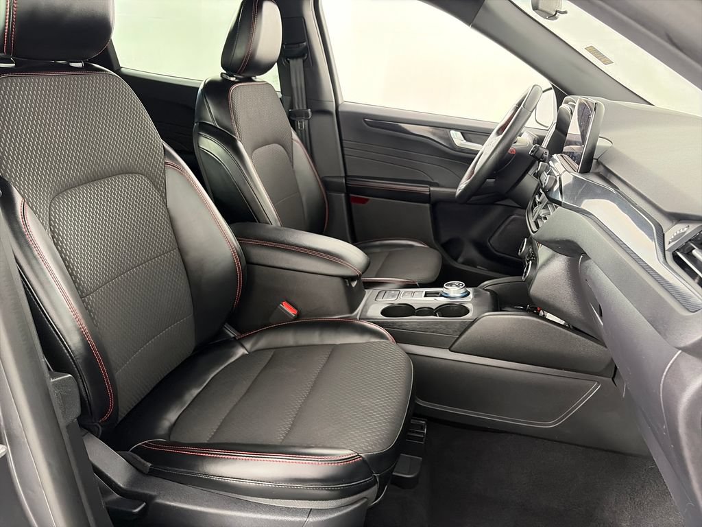 Certified 2024 Ford Escape ST-Line AWD/4WD image 31