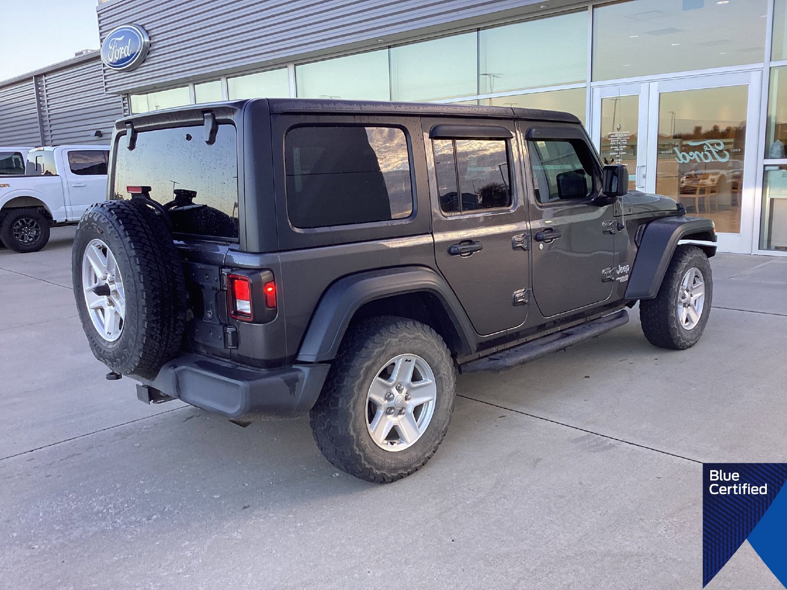 Used 2021 Jeep Wrangler Unlimited Sport AWD/4WD image 3