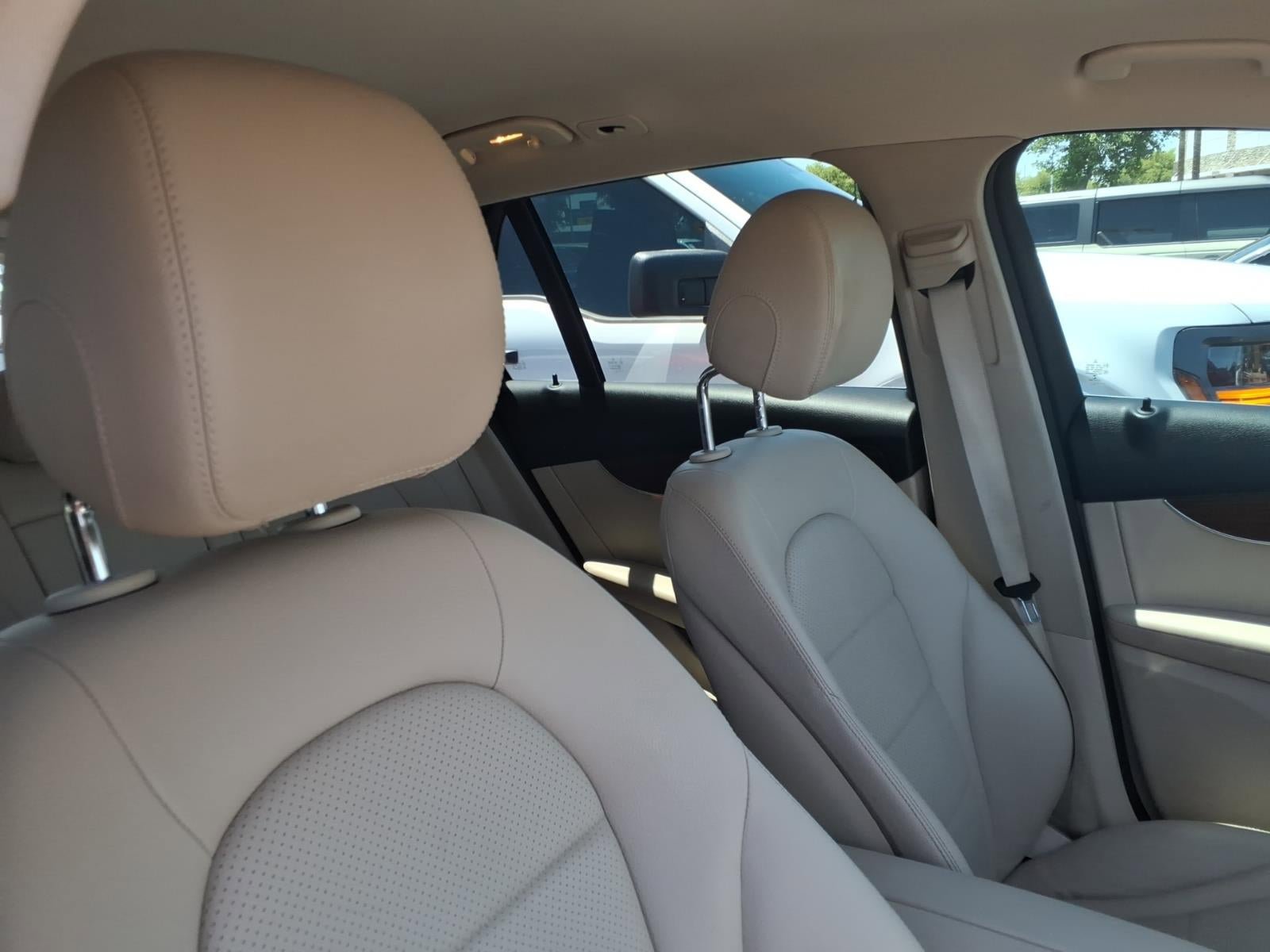 Used 2022 Mercedes-Benz GLC 300 image 12
