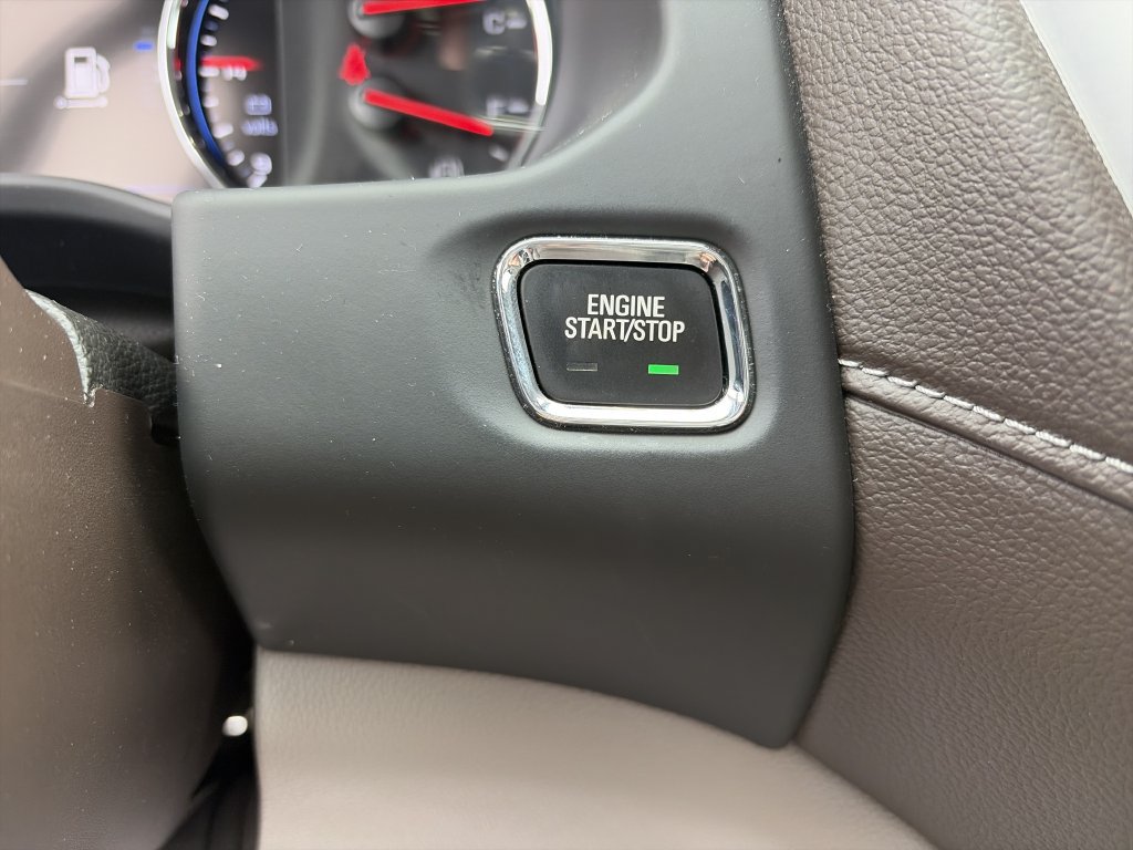 Used 2023 GMC Acadia SLT w/ Technology Package FWD image 30
