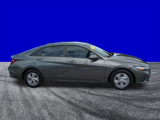 Used 2024 Hyundai Elantra SE image 6