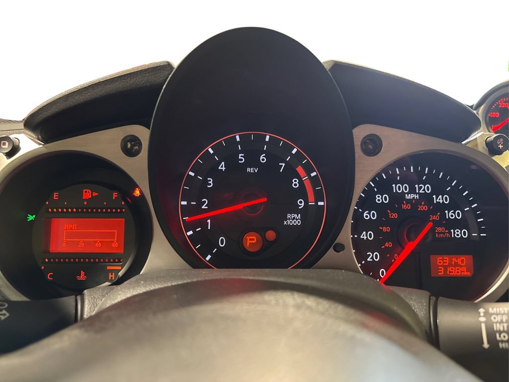 Used 2020 Nissan 370Z Coupe RWD image 23