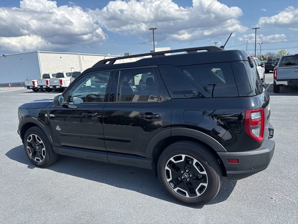 Certified 2024 Ford Bronco Sport Outer Banks w/ Tech Package image 2