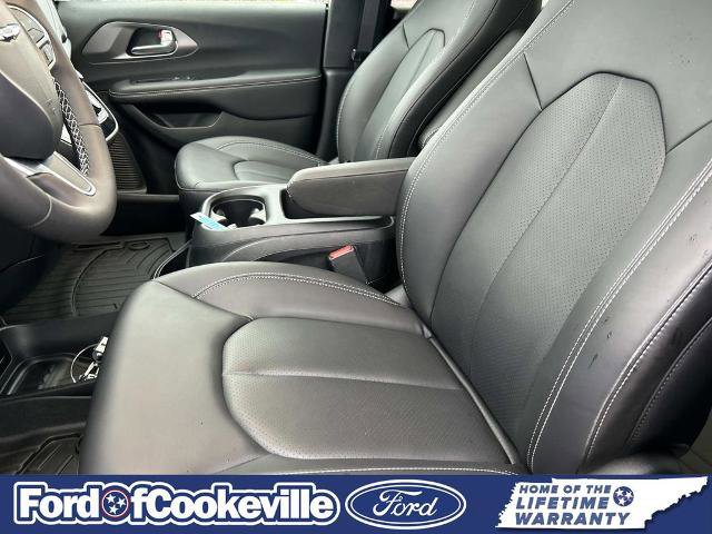 Used 2025 Chrysler Pacifica Select FWD image 24