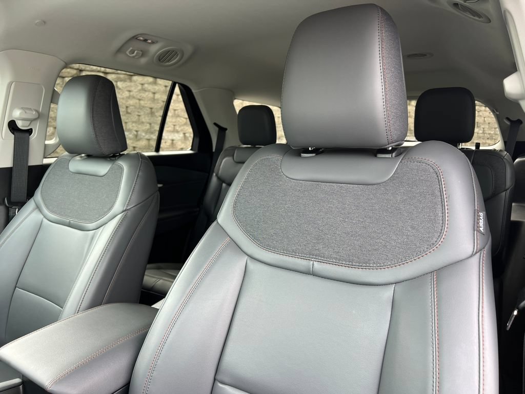 Certified 2025 Ford Explorer Active w/ Active Comfort Package AWD/4WD image 15