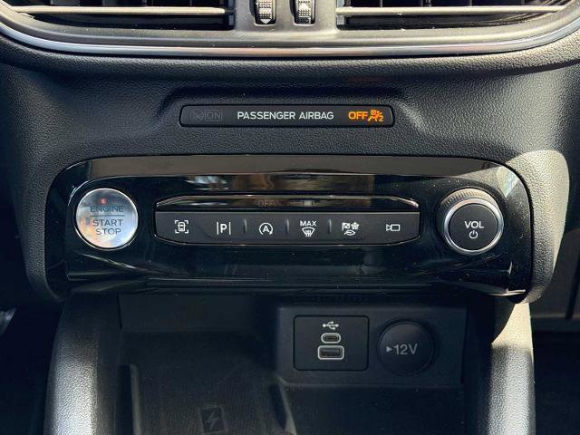 Certified 2024 Ford Escape Platinum AWD/4WD image 16