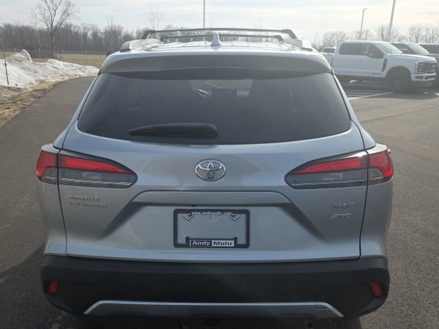 Used 2024 Toyota Corolla Cross XLE w/ Convenience Package image 3