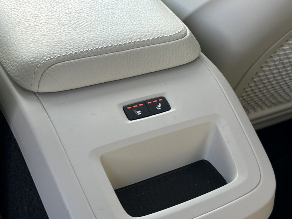 Used 2022 Volvo S60 B5 Momentum w/ Climate Package image 19