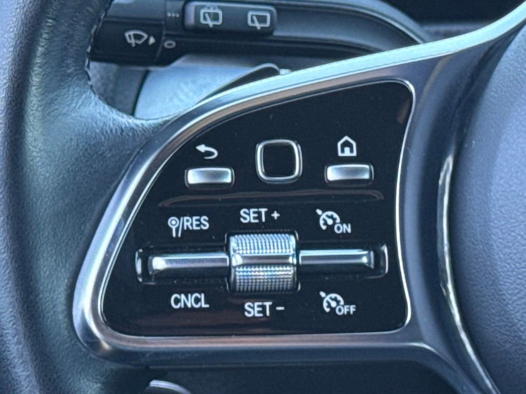 Used 2023 Mercedes-Benz EQB 300 300 image 22