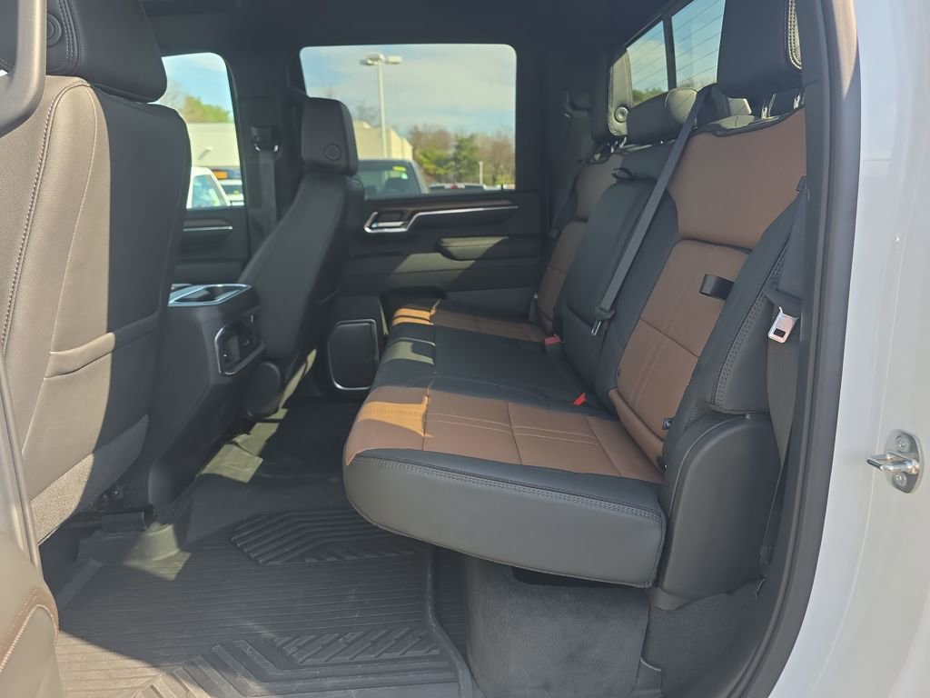 Used 2024 Chevrolet Silverado 2500 High Country w/ Technology Package image 17