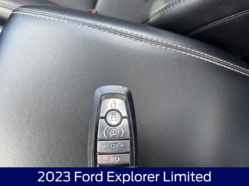 Certified 2023 Ford Explorer Limited AWD/4WD image 30