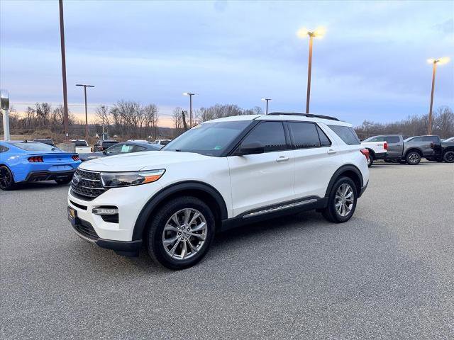 Certified 2022 Ford Explorer XLT w/ Equipment Group 202A image 9