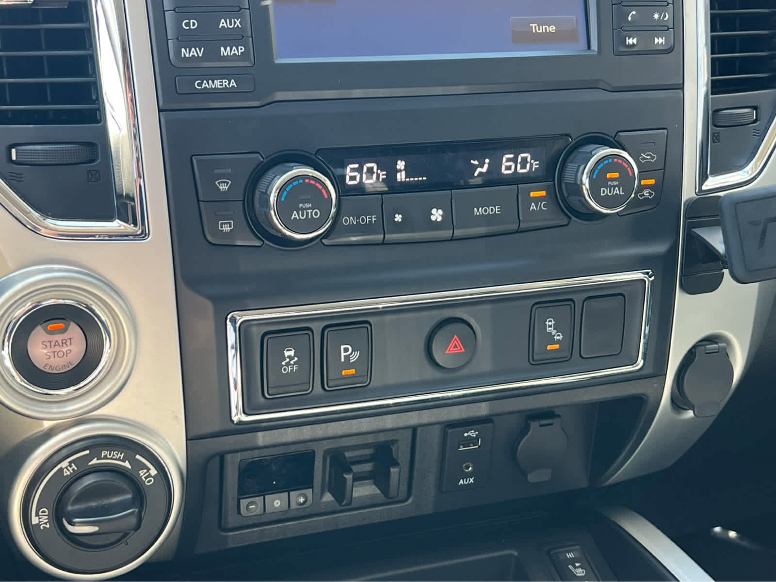 Used 2017 Nissan Titan SV image 37