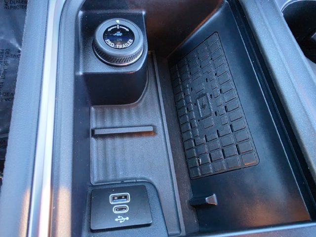 Certified 2025 Ford Expedition Tremor AWD/4WD image 31