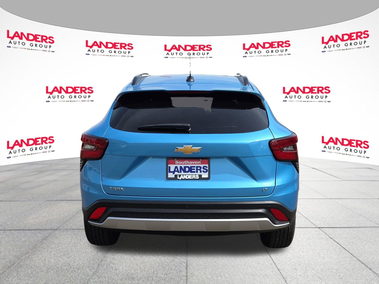 Used 2025 Chevrolet Trax LT w/ Driver Confidence Package FWD image 4