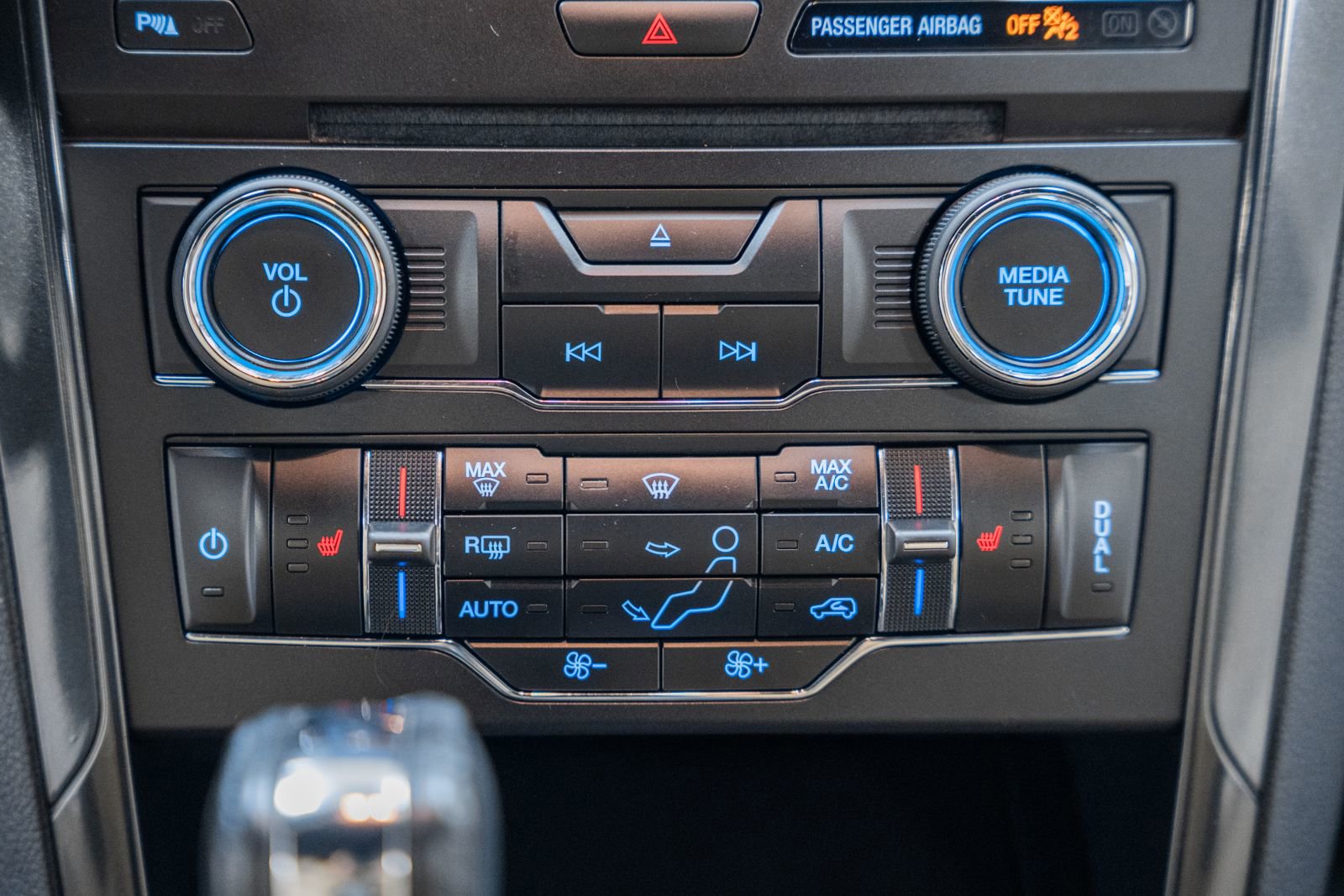 Certified 2017 Ford Explorer XLT w/ Equipment Group 202A image 22