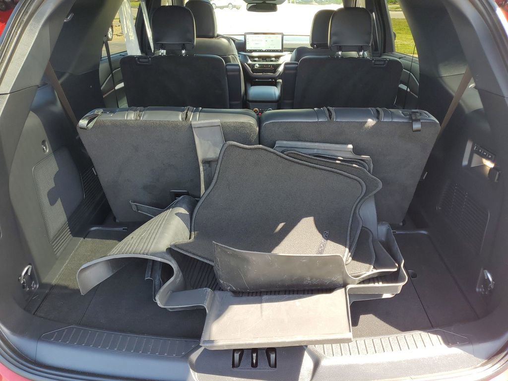 Certified 2025 Ford Explorer ST AWD/4WD image 39
