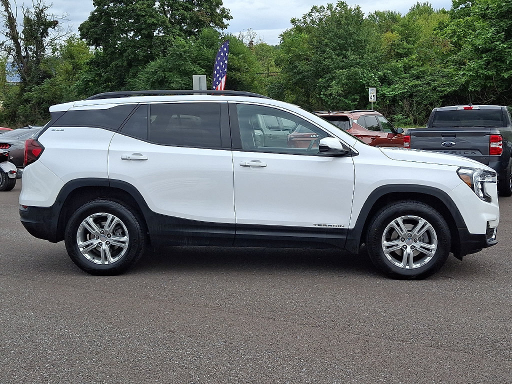 Used 2022 GMC Terrain SLE w/ Driver Convenience Package AWD/4WD image 12