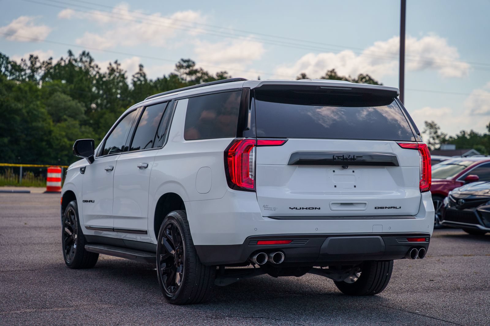 Used 2023 GMC Yukon XL Denali RWD image 10